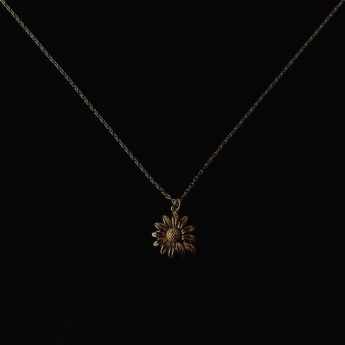 Marguerite necklace