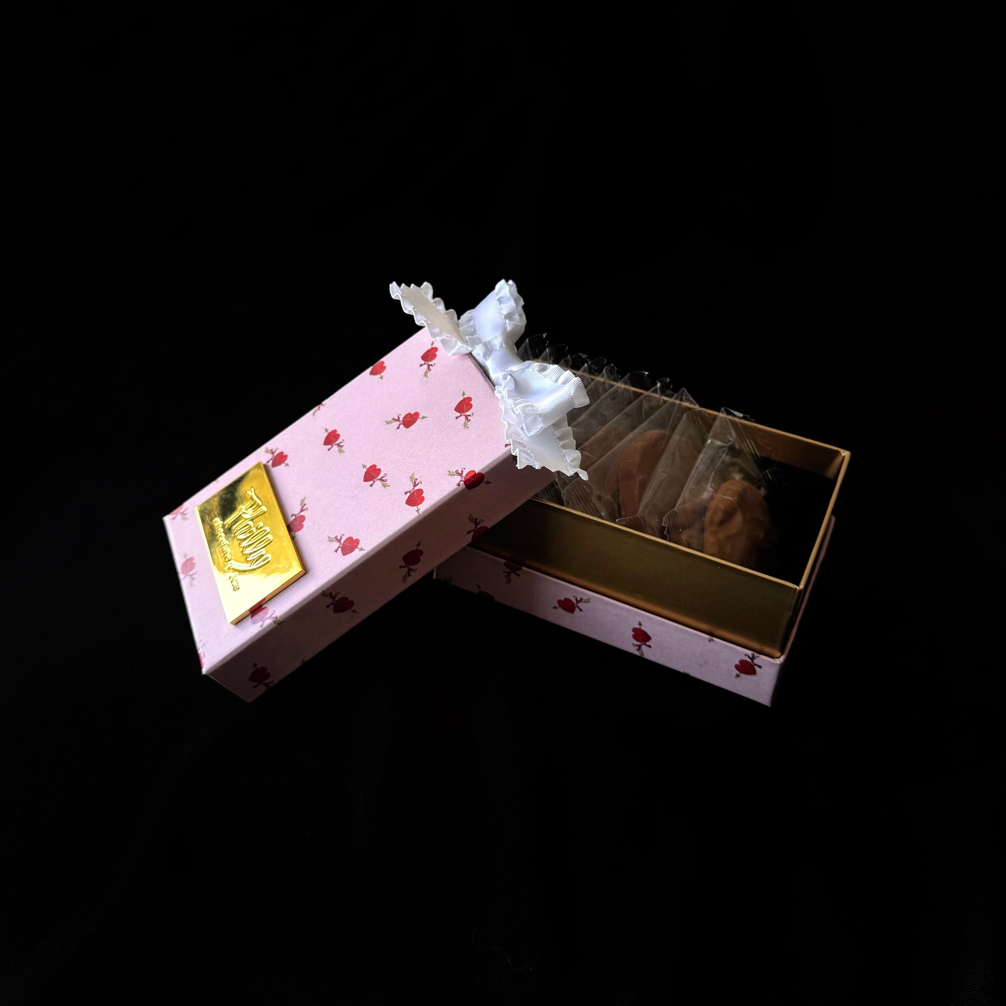Arrow box（pink） – Philly chocolate