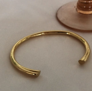 W Heart bangle